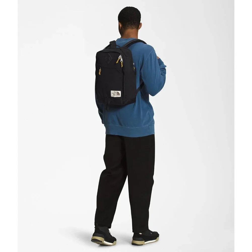 Berkeley Daypack - PFAS Free, TNF Black/Mineral Gold-NPF, One Size